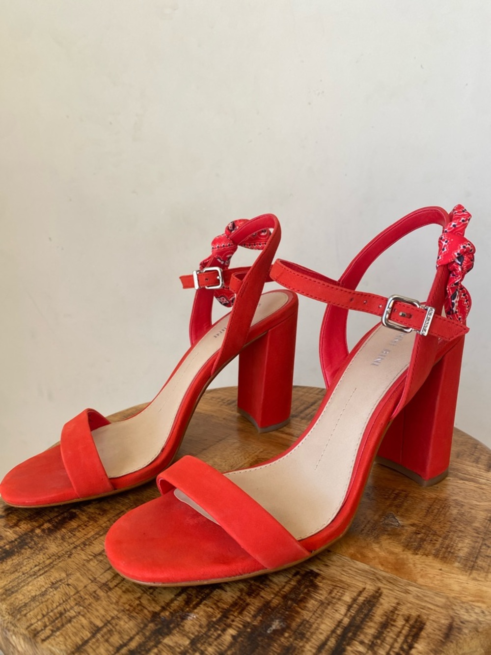 Gianni Bini Women’s Red Strappy Block Heel Ankle Strap Suede Heel Size 8.5M
